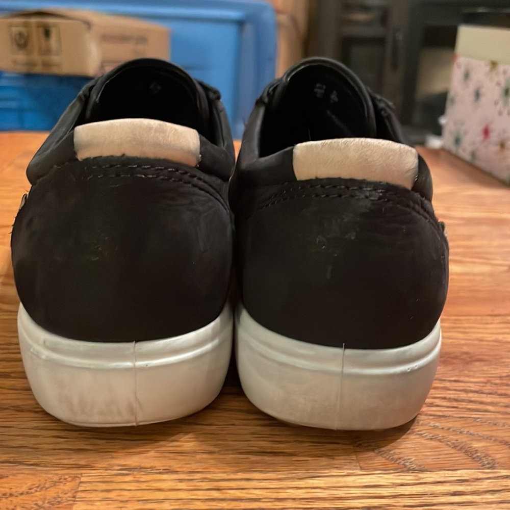 Women's ECCO black slip on with zipper sneakers. Size 8 - Picture 4 of 10